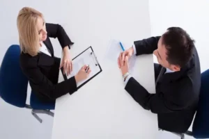 How to Ask for a Raise: A Mature, Objective Guide to Structure the Conversation With Evidence, Timing, and Professional Confidence